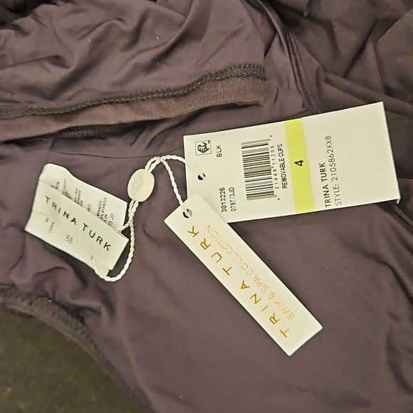 💕TRINA TURK💕 Monaco Solids Off The Shoulder Bandeau Bikini Top ~ Black 4 NWT - Picture 8 of 11